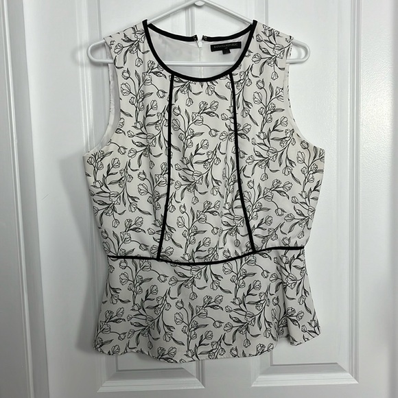 Banana Republic Black and White Floral Blouse | Size 10 - Picture 1 of 6
